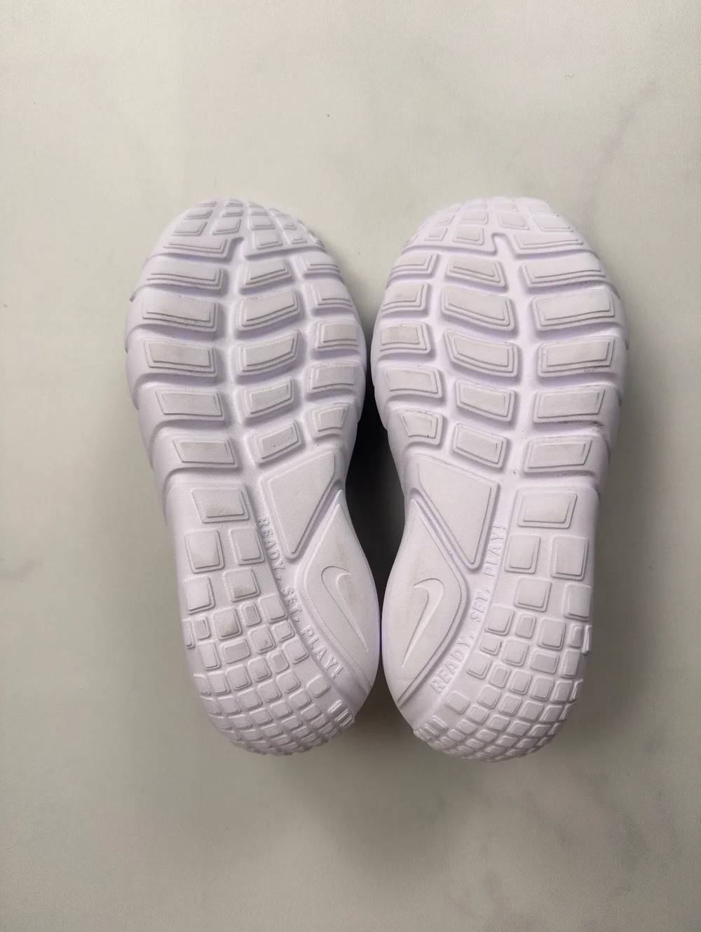 Nike lightweight slip